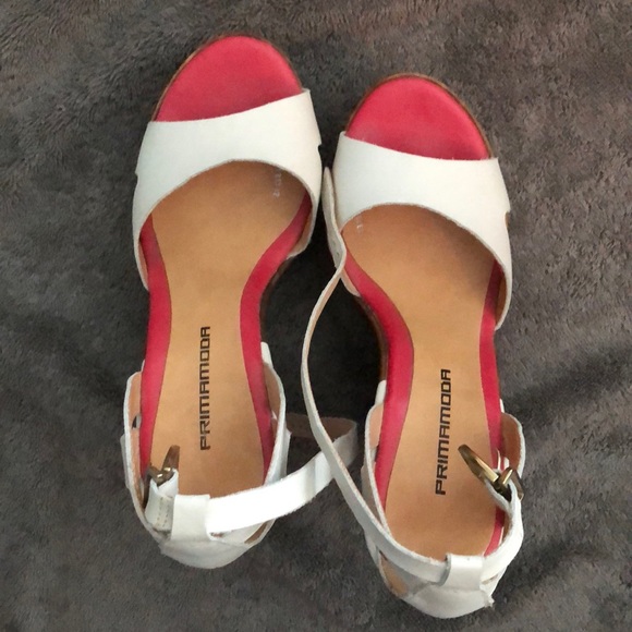 White, beige with pink accents wedge sandals - Picture 4 of 8
